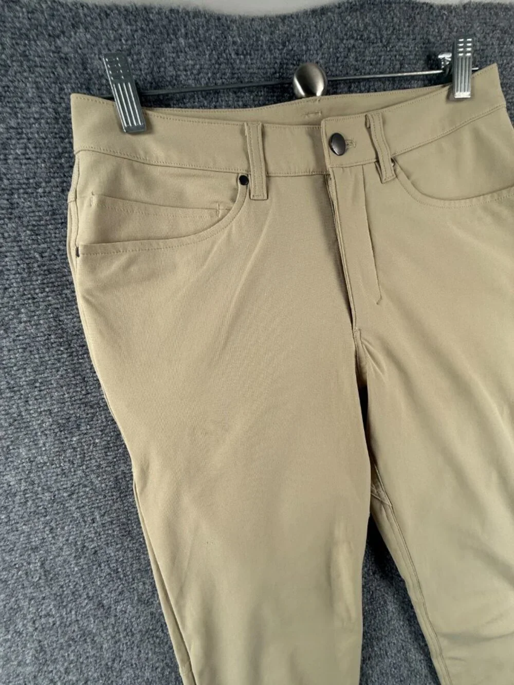 Lululemon Beige Stretch Pants Men Performance Size 28 Pockets Casual ACTL 29X30